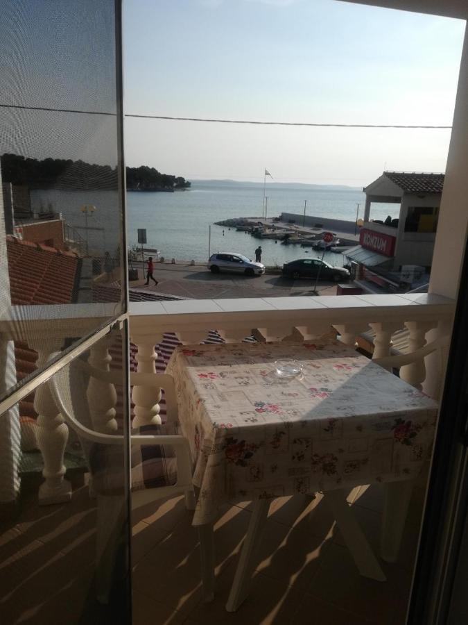 Apartment And Rooms Sidro Petrcane Bagian luar foto