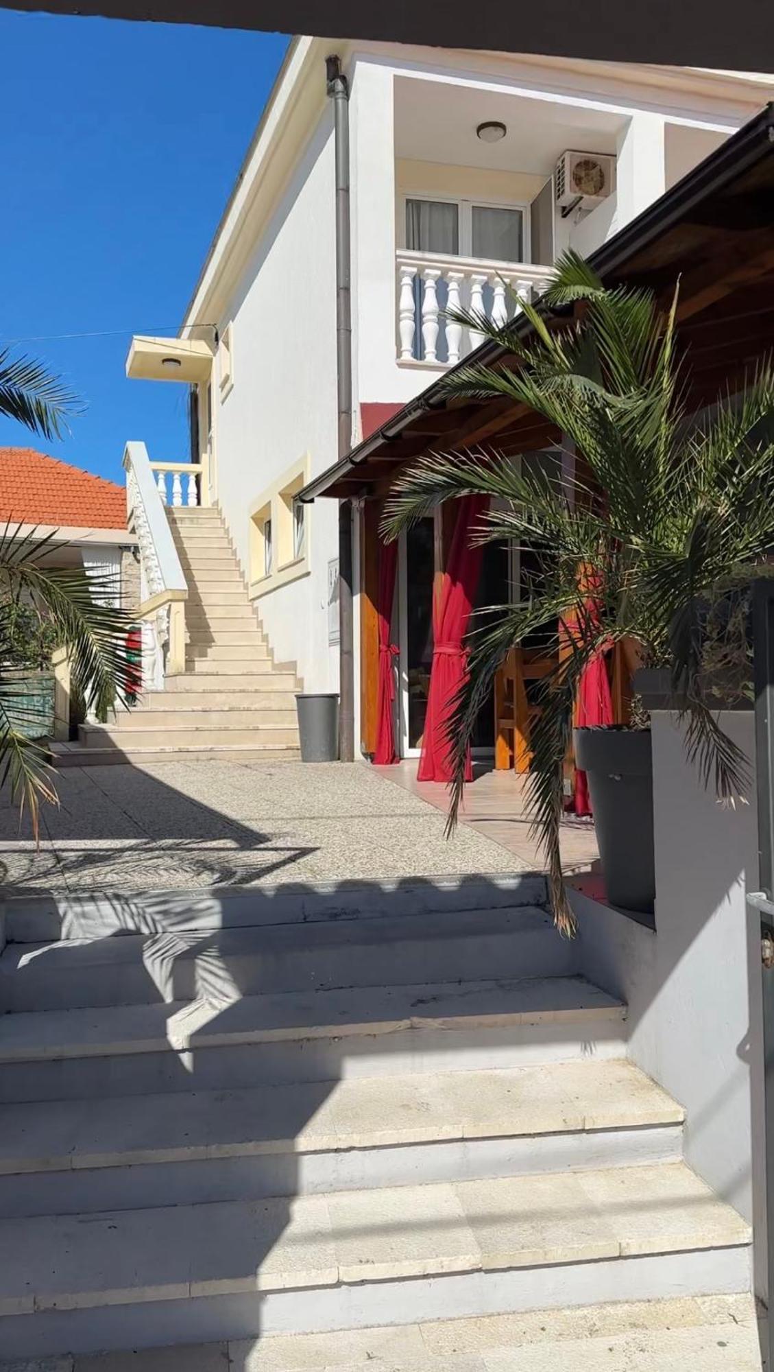 Apartment And Rooms Sidro Petrcane Bagian luar foto